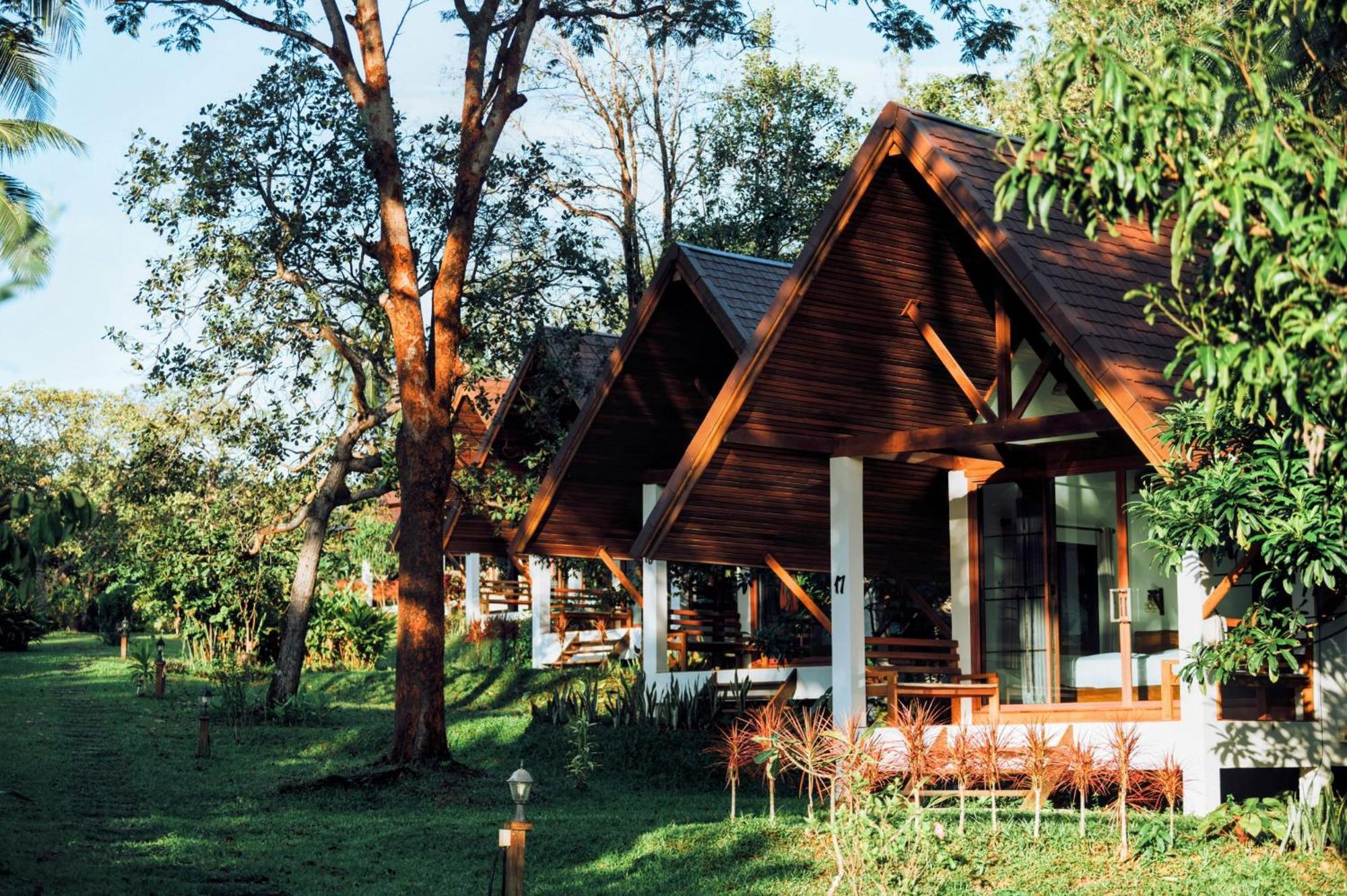 Phayamas Private Beach Resort And Island Brew - Adults Only Koh Phayam Bilik gambar