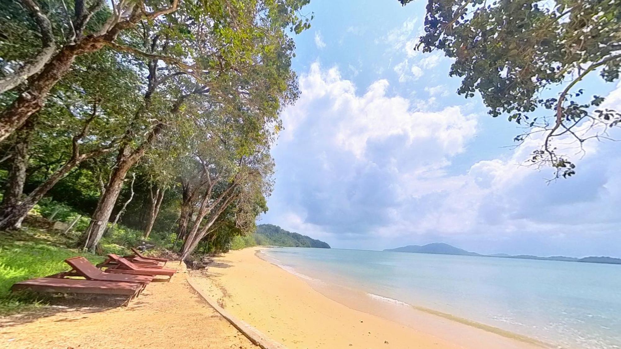 Phayamas Private Beach Resort And Island Brew - Adults Only Koh Phayam Luaran gambar