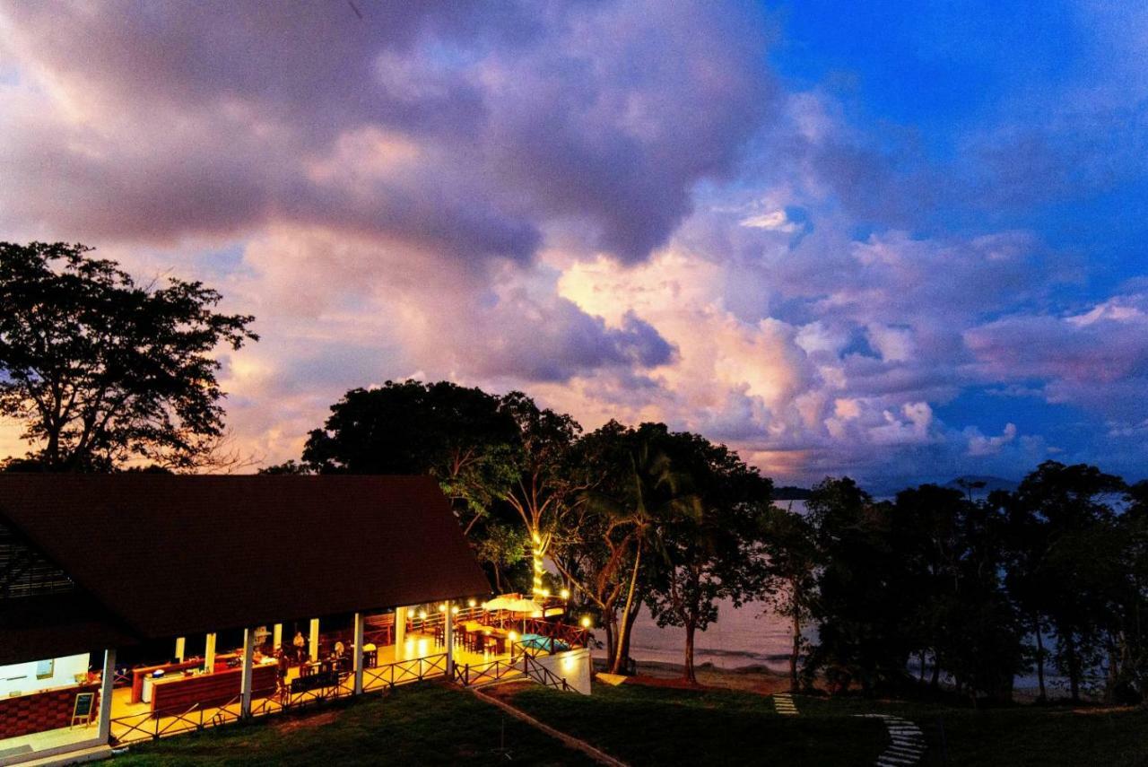 Phayamas Private Beach Resort And Island Brew - Adults Only Koh Phayam Luaran gambar
