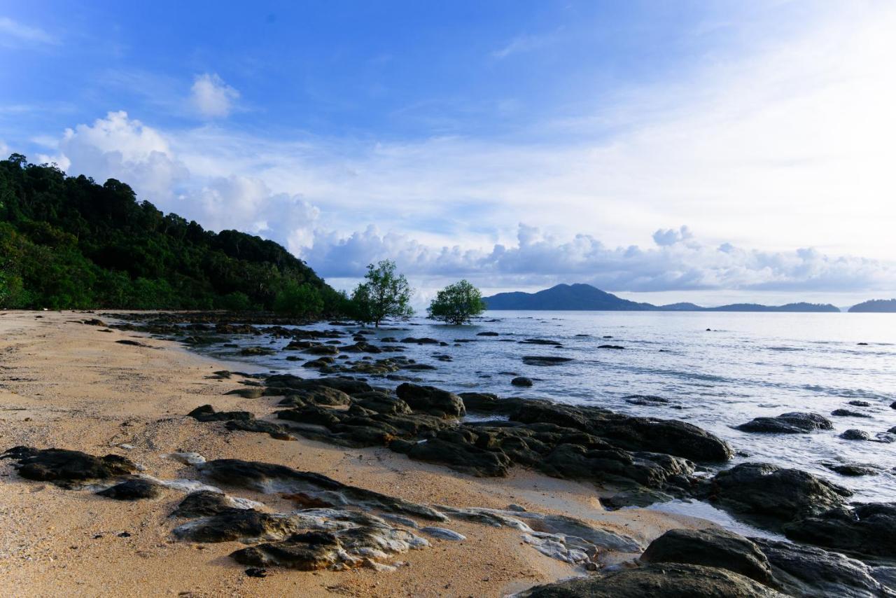 Phayamas Private Beach Resort And Island Brew - Adults Only Koh Phayam Luaran gambar