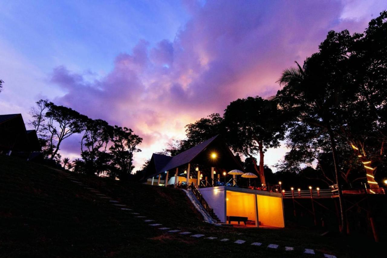 Phayamas Private Beach Resort And Island Brew - Adults Only Koh Phayam Luaran gambar