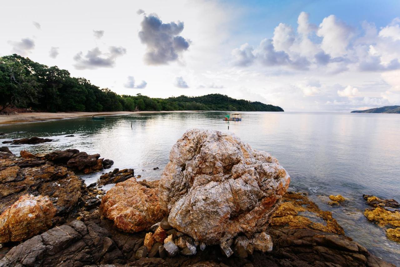 Phayamas Private Beach Resort And Island Brew - Adults Only Koh Phayam Luaran gambar